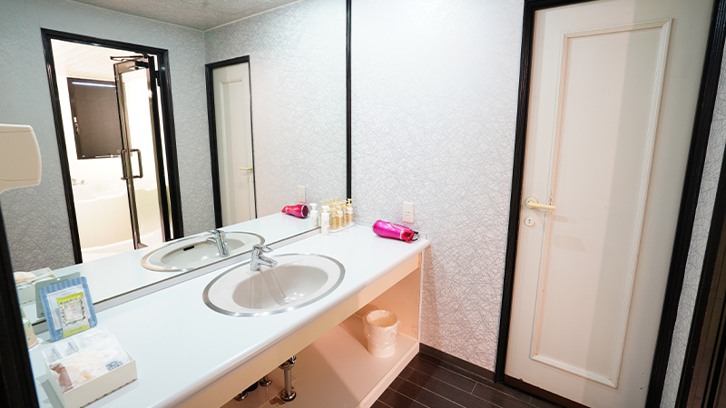 トマト十日町店