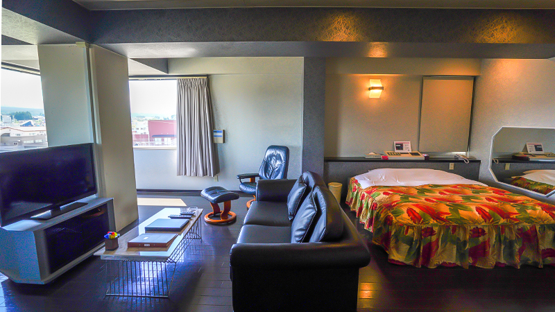 トマト十日町店